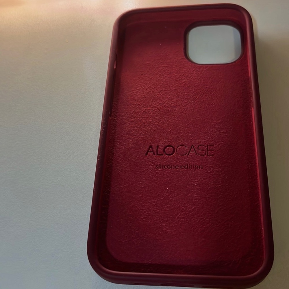 iPhone 13 regular wine color case mint condition never used